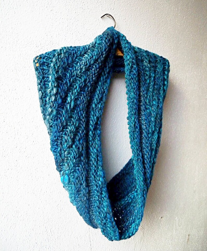 Infinity Scarf Knitting Pattern Using Bulky Yarn, Easy Pattern for