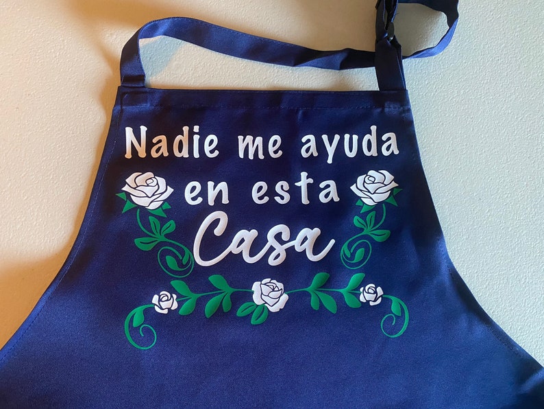 Nadie me ayuda en esta casa apron/delantal/mandil/mothers day/ dias de las madres Navy