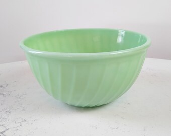 Vintage Fire King jadeite swirl bowl, 9" diameter, 8 cup size