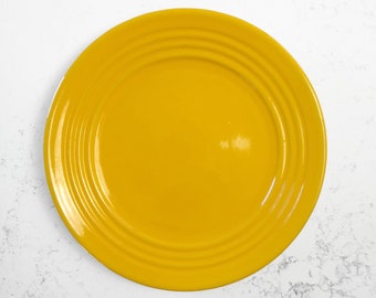 Vintage Bauer yellow dinner plate, Bauer Chinese yellow pottery plate, 9 1/4" Bauer plate