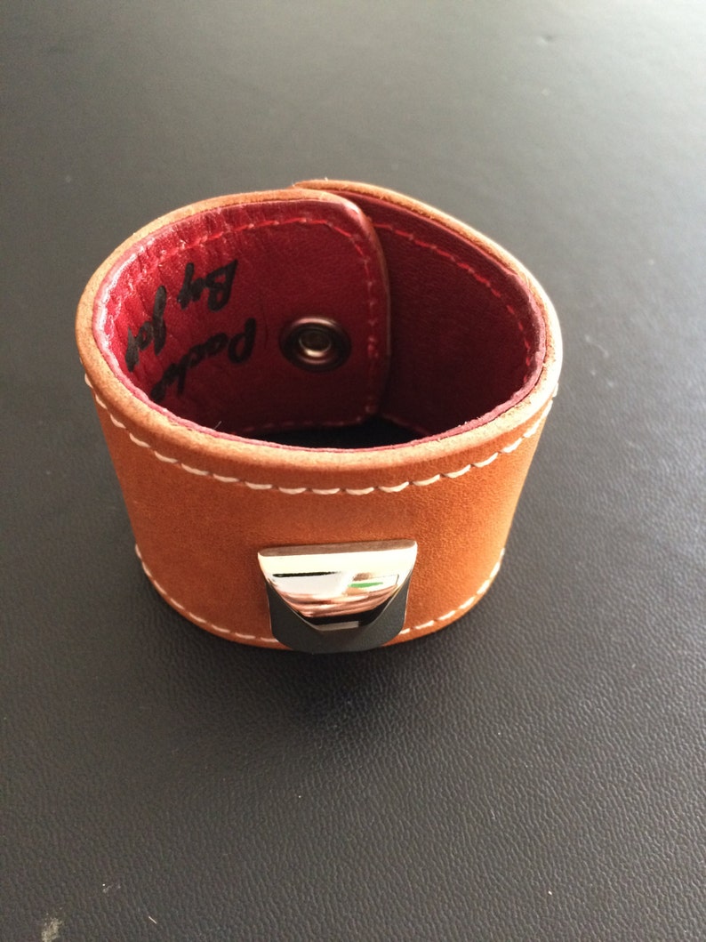 Beautifully made Leathercuff bracelet image 3