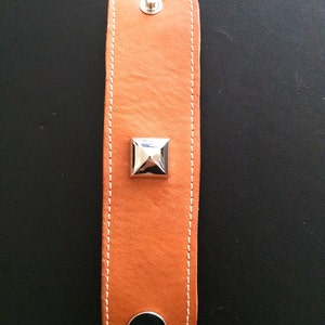 Beautifully made Leathercuff bracelet image 4