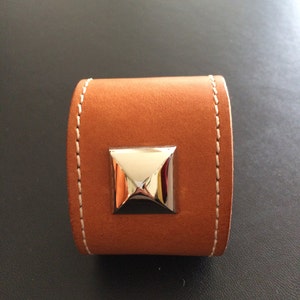 Beautifully made Leathercuff bracelet image 1