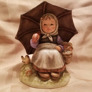 Goebel M.I. Hummel Figurine “Smiling Through” #408/0 Trademark 6 1983 Collector's Club Gerhard Skrobek