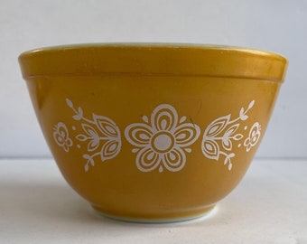 Pyrex Butterfly Gold Bowl - Pyrex Bowl 401 - Yellow Pyrex - Vintage Pyrex Bowl - Floral Print Pyrex - 1960s Pyrex Bowl - Thanksgiving