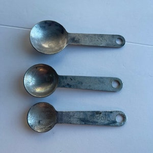 Aluminum Measuring Spoons - Vintage Measuring Spoons - Vintage Baking - Kitchen Utensils - Nesting Spoons - Vintage Kitchen - 1950&#39;s Kitchen