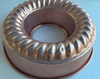 Mirro Anodized Aluminum Bundt Pan - Six Cup Jello Mold - Large Aluminum Pan - Baking Dish - Kitchen Storage  - 1950s Metal Kitchen