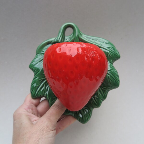 Vintage Kato Kogei Japan Ceramic Strawberry Wall Pocket Vase/Pottery Flower Holder/Spring Time Favorite Fruit/Bright Red and Vibrant Green