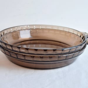 Set of 2 Pyrex Pie Baking Dishes /Glass Bakeware/ Glass Cookware