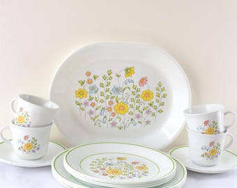 Set of 17 Corelle Meadow Dinnerware 4 Table Place Settings