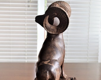 アンティーク雑貨 Ram Large Mahogany Bighorn Sheep Carving: Vintage Wood Ram Figurine
