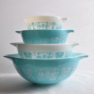 Set of 4 Blue Turquoise and White Pyrex Amish Butterprint Cinderella Mixing Bowls/Glass Bakeware/Glass Cookware/Kitchen Accessories