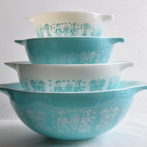 Christmas Pyrex 2022 Set Of 4 Blue Turquoise And White Pyrex Amish Butterprint | Etsy Uk