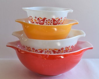Pyrex  Mixing Bowls Set Cinderella Friendship