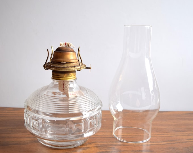 Antique KING HEART Finger or Handle Oil Lamp Made in Findlay, Ohio by