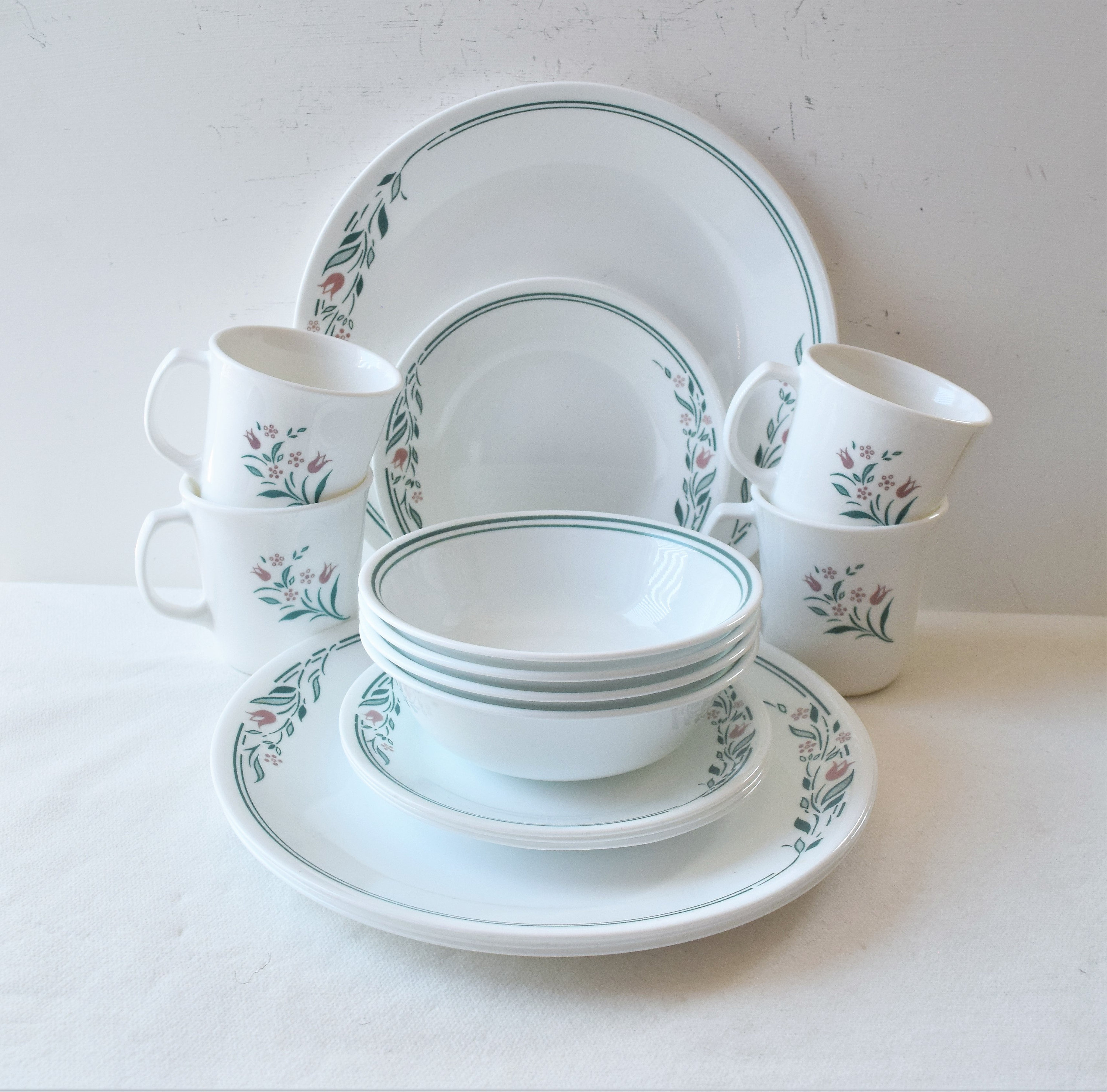 コーニング社製Corelle「ローズマリー」ディナーウェア16点 コーニング社製Corelle「ローズマリー」ディナーウェア16点