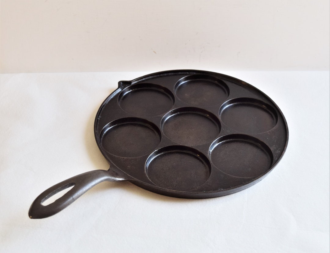 Griswold No 34 2980 Cast Iron Plett / Egg Poacher Skillet/ / Etsy