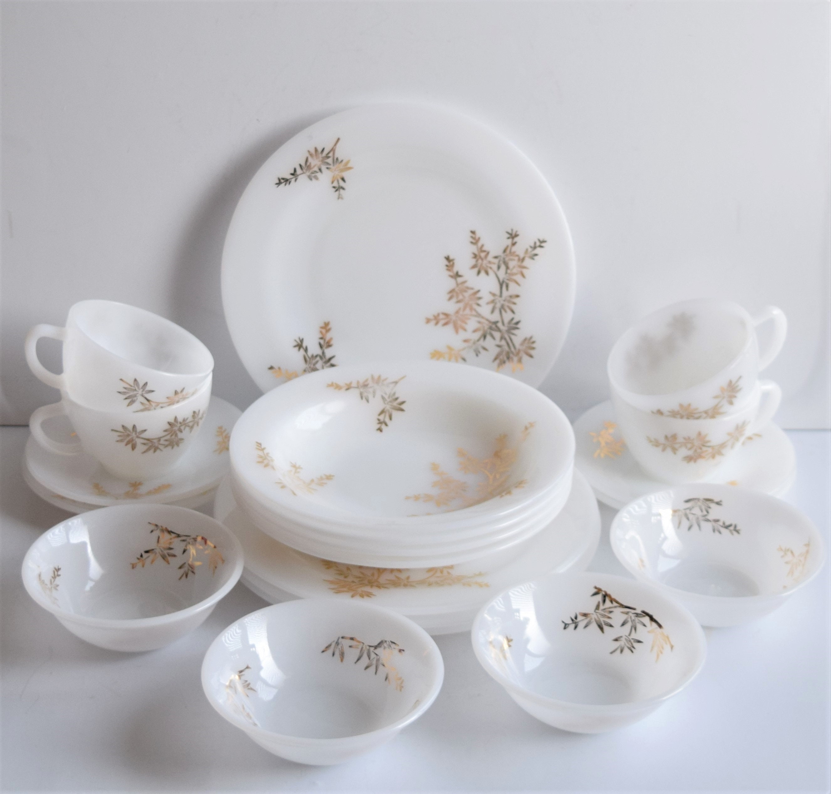 Set of 20 Federal Golden Glory Milk Glass Dinnerware 4 Place 