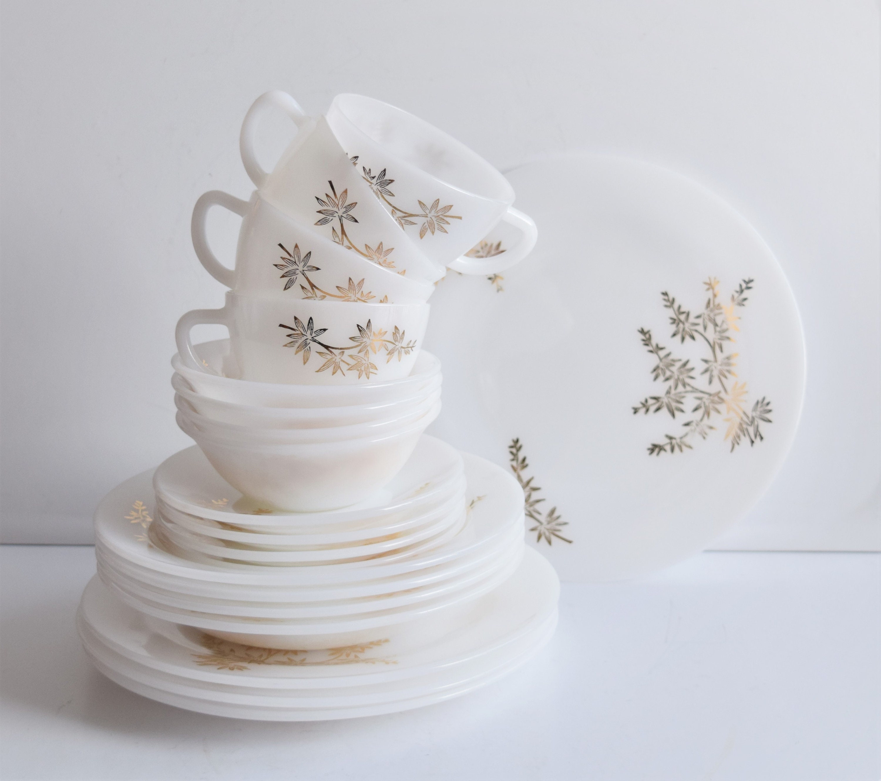 Set of 20 Federal Golden Glory Milk Glass Dinnerware 4 Place 