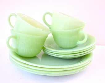 Vintage Jadeit Fire King Geschirr-Set: Alice Jade 12-teiliges 4-Gedeck