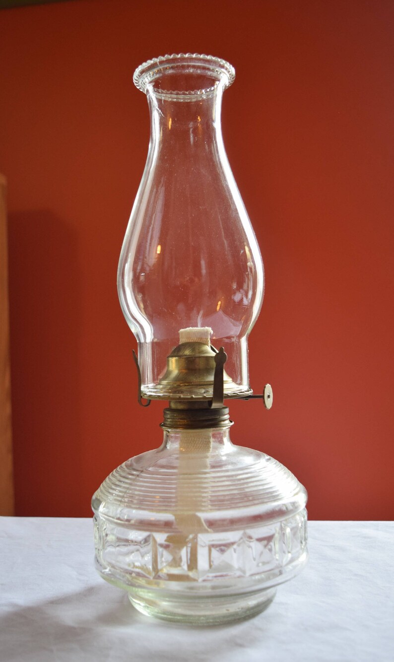 Vintage Kaadan Oil Lamp Glass Hurricane Home Image 0