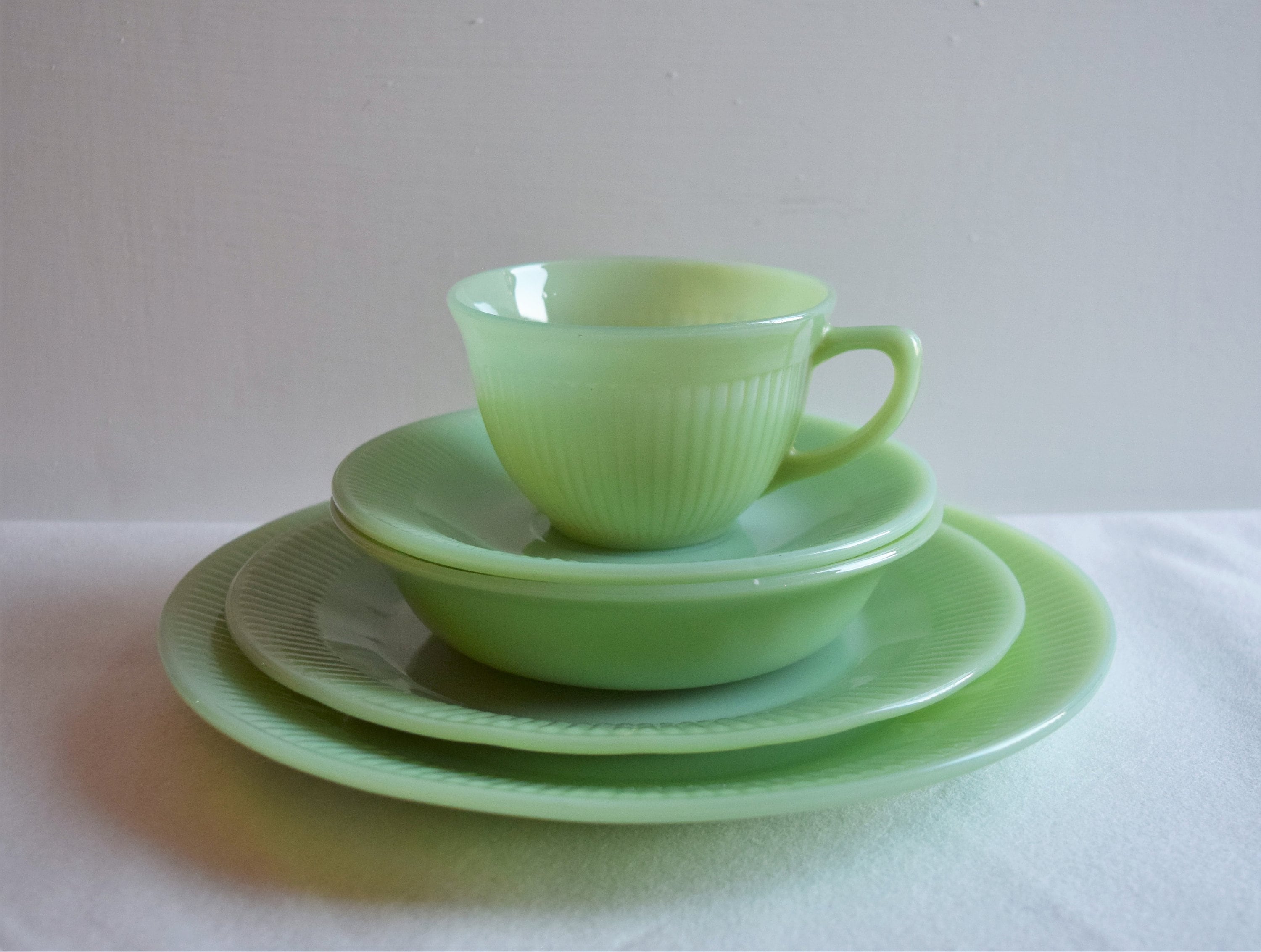 Fire King Jadeite Dinnerware Set of 5 Pieces/ 1 Table Place