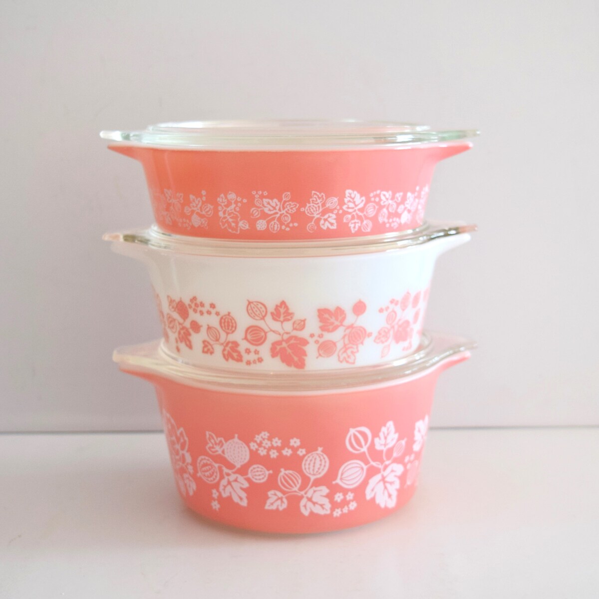 Pyrex Gooseberry Lidded Nesting Casseroles 471, 472 and 473 Pink and White