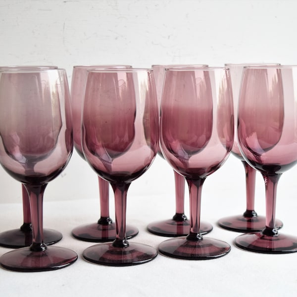 Set of 8 Libbey Purple wine glasses/ 6" tall Wine Glasses