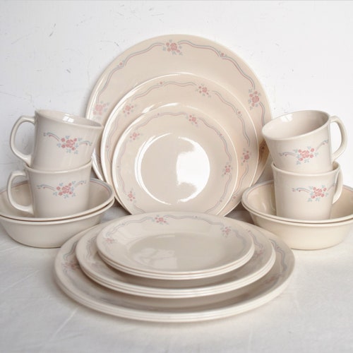 Set of 20 Piece Corelle 