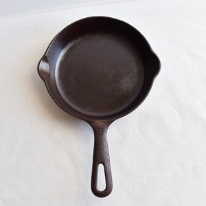 Griswold No 3 Skillet  small Block  Logo Cast Iron Cookware Stove Top Cookware Made in The USA