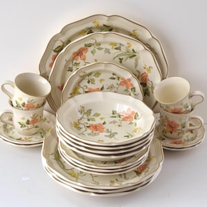 Set of 21 Piece Mikasa Heritage Olde Tapestry Pattern F2005 Dinnerware  4 Place- settings