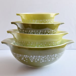 Set mit 4 Pyrex Spring Blossom Cinderella Rührschüsseln