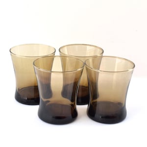 Juego de 4 vasos para cena Anchor Hocking de color ahumado de 4-1/8" de alto, vasos bajos Linden Mocha