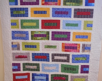 Colcha de parede de tijolos coloridos feita à mão: tamanho real moderno (68" x 88")
