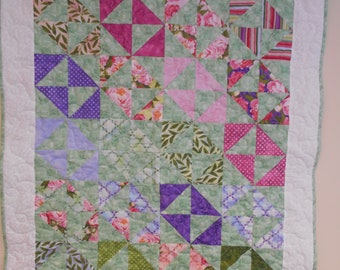 Baby Quilt, Modern Baby Quilt, Hour Glass Garden Block Baby Quilt, 36" x 43"