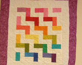 Courtepointe faite à la main, Rainbow Step Purple Border Baby Quilt 34 "x 39"