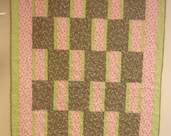 Handgemachte Rosa & Grüne Baumwolle Quilt Quilt (48 "x 63 ")