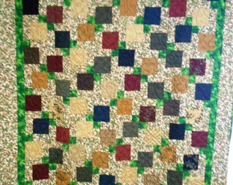 Tiro de doble hecho a mano tamaño edredón, colcha acebo de Navidad 64 "x 76"