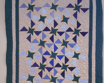 Edredón de estrella de la amistad hecho a mano: molinete verde cazador y azul, 40" x 61"