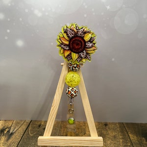 Sunflower badge pull