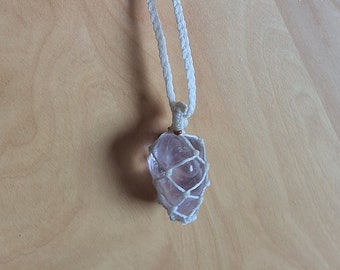 Rose quartz gemstone necklace using macrame technique