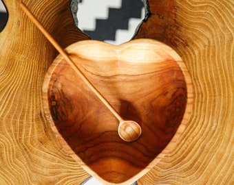Bol Récipient cœur en bois de teck, decoration en teck bois , fait main à Bali.