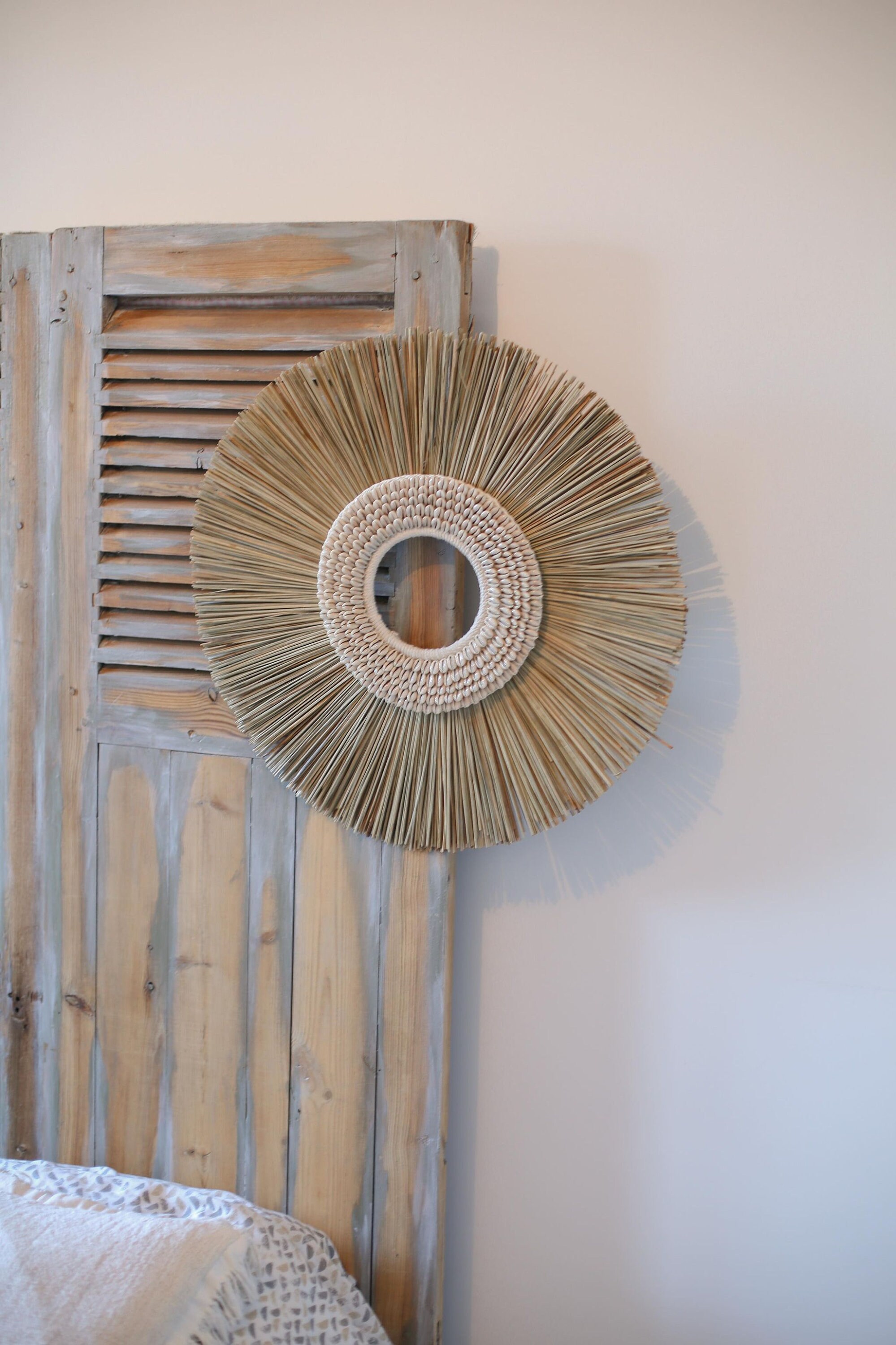 Rond Décoratif en Paille et Coquillages Jujuhat Bali Collier Rond Papou