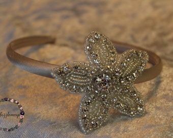 Diadema de flores con diamantes de imitación: tocado de novia, tocado de niña de las flores