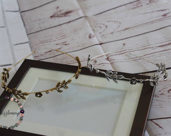 Cerchietto con fiori in metallo: tiara floreale con strass di cristallo