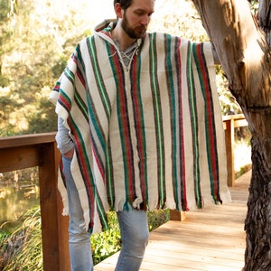 Handcraft Andean alpaca hooded poncho