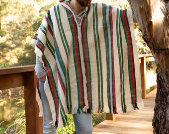 Handcraft Andean alpaca hooded poncho