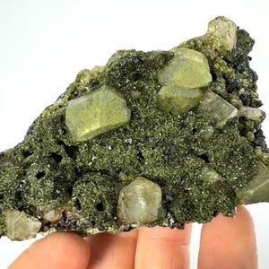 Epidote with Quartz from Hakkari Turkey,Mineral,Collection,Collectibles,Epidote Crystal,Epidote from Turkey,TurkishEpidote N39