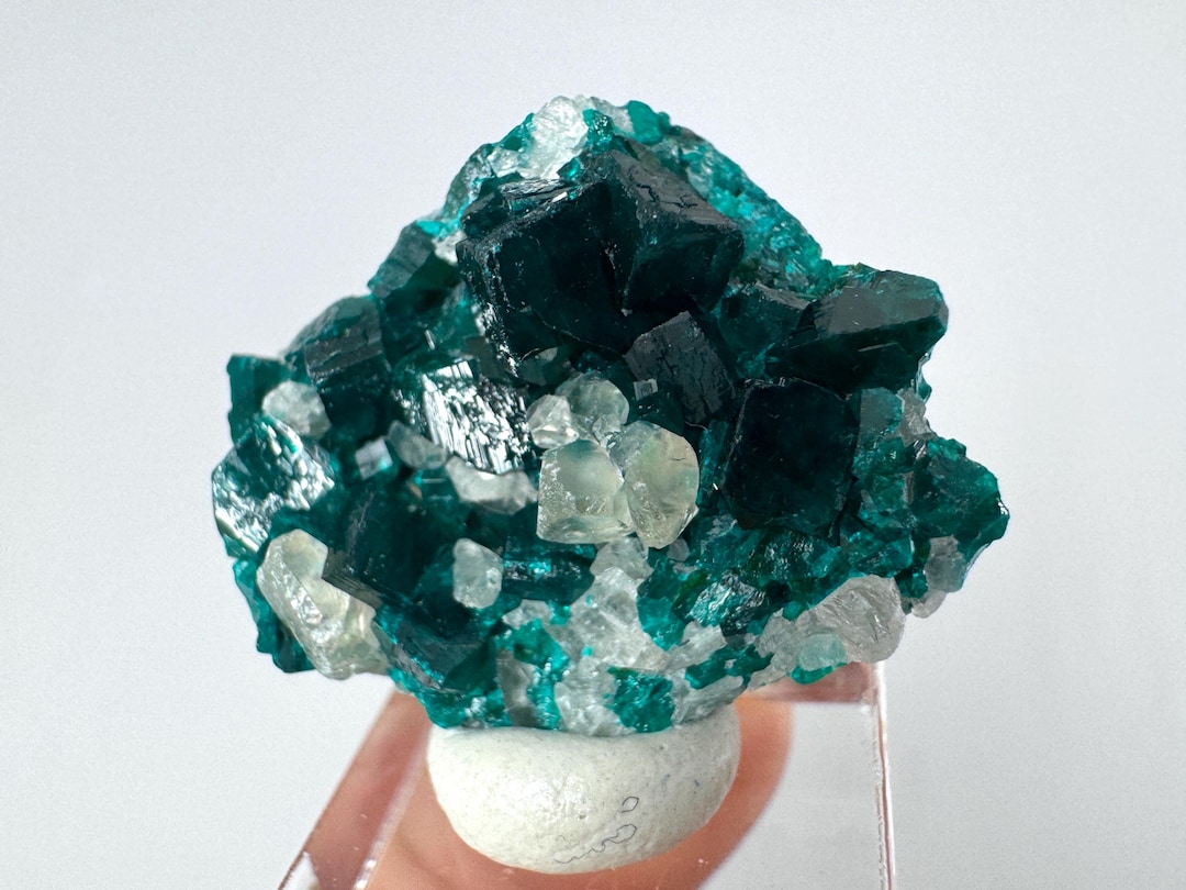 Mini Dioptase with Calcite from Sanda Hills,Mindouli,Pool Department,Mindouli District,Congo,green Dioptase,N5 (Size Crystal: 2.5 x 2.1cm