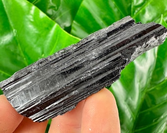 Turmalina negra natural, espécimen mineral en bruto, turmalina negra en bruto, piedra, turmalina negra en bruto, cristal negro, trozo de turmalina negra,